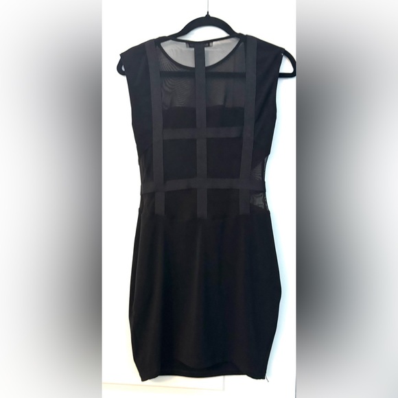 Elizabeth & James - Black
Mesh Trim Dress - Picture 5 of 7